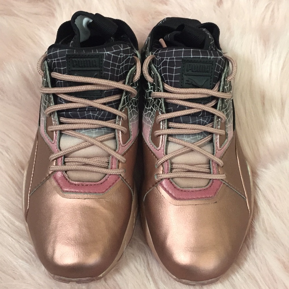 Puma Rose Gold Shoes Sneakers 7.5 - Picture 2 of 9